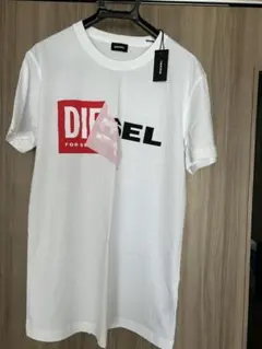 DIESEL ディーゼルＴシャツ　めくりロゴ　ホワイト　M