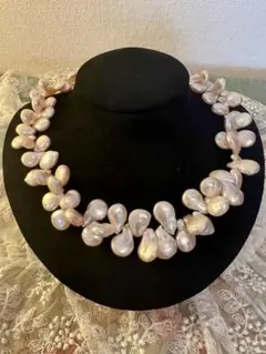 淡水パールネックレス 顔が華やぐ花びらを紡いだような美しいネックレス