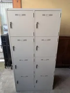 【美品中古】オフィスロッカー 8扉/棚付き/キー全て有※一部地域配送無料