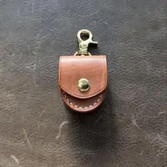 【ハンドメイド】 手縫いのキーホルダー 【国産レザー】 ブラウン