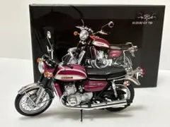 ミニチャンプス　1/12 Suzuki GT750 キャンディラベンダーのサムネイル