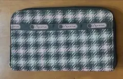 レスポートサック　LeSportsac 長財布　チェック柄　匿名配送のサムネイル