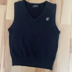 COMME CA ISM 黒 Vネック ベスト 130A