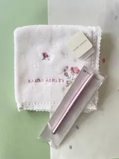 LAURA ASHLEY 花柄刺繍ハンカチと高級熊野筆リップブラシ