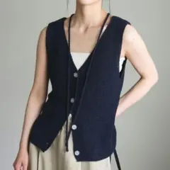 ループタイVネックニットベストのサムネイル