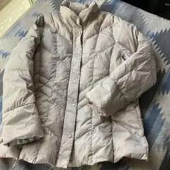 軽く暖かい　ダウンジャケット