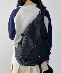 ブラック メッセンジャーバッグ ナイロン製