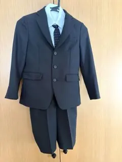 美品　キッズ フォーマルスーツ BLACK ネクタイ付き　130男子
