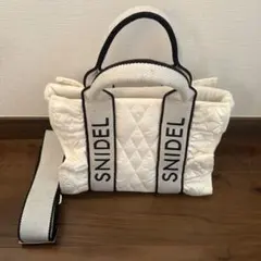 SNIDEL フリルキルティングロゴバッグ ショルダーバック ホワイトのサムネイル