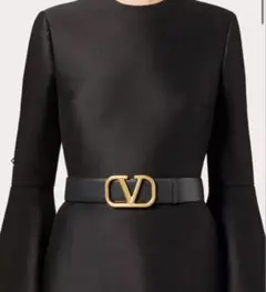 Valentino ブラック ゴールド Vロゴ ベルト