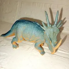 トリケラトプス　ミニフィギュア