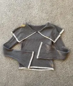 リブ編みグレーセーター フリル襟付き