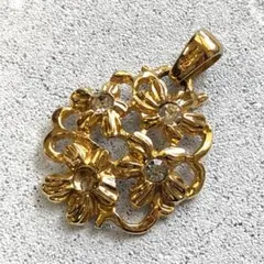 美品 イヴサンローラン ペンダントトップ ラインストーンのサムネイル