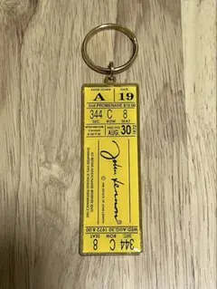 ジョンレノンミュージアム グッズ ジョンレノン ミュージアム キーホルダーの通販 by カナリヤ's