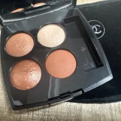 CHANEL レキャトルオンブル 372