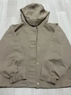 ベージュ フード付きGU マウンテンパーカー‼️‼️‼️