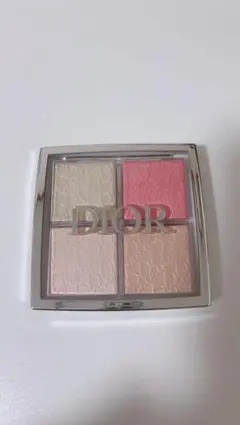 DIOR バックステージ ハイライトパウダー 004 ローズゴールド