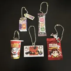 お菓子　ガチャまとめ売り　5点セット