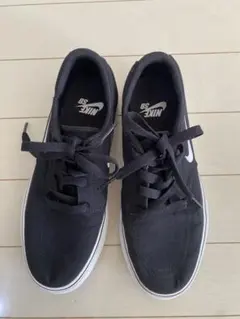 Nike SB ブラック ローカット スニーカー