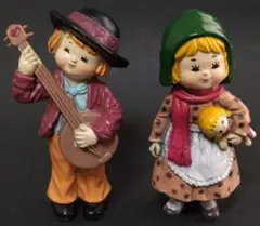 アンティーク風　陶器製 男の子と女の子 フィギュアセット