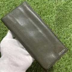 最終価格 新品未使用品 2025年 確実正規品 PRADA ダークグレー M 最終価格 新品未使用品 2025年 確実正規品 PRADA ダークグレー M