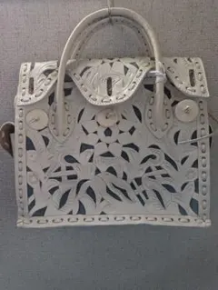 carving tribes ハンドバック　本革白✕デニム水色