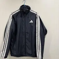 adidas ナイロンジャケット 薄手　新品未使用　5月末まで激安セール