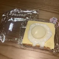 MoMo スクイーズ アイストースト