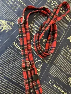 赤黒のチェック柄 スマホショルダー　ストラップ　スマホ　韓国　個性的　オリジナル