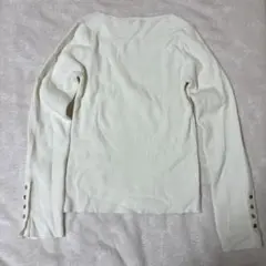 リブニット セーター ホワイト 長袖トップス 白 ゴールドボタン M