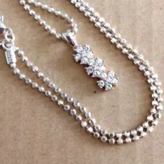 フォリフォリネックレス