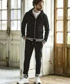 Item thumbnail for item 2514f717-e74e-4f71-bc8f-af85fdd460c7