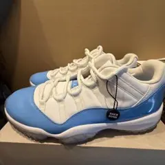 Nike Air Jordan 11 Low University Blueのサムネイル