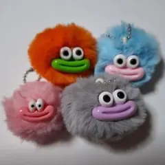 ソーセージリップ モンスター 4個セット ファー キーホルダー