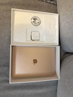 Apple MacBook Air 13-inch マックブックエア　ゴールドのサムネイル