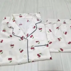 さくらんぼ柄サテンレディースパジャマセット Mサイズ