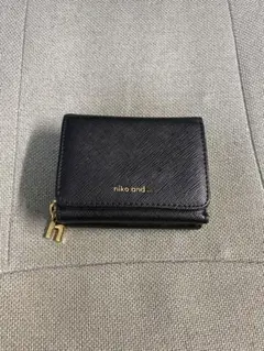 【ハッピー 様 専用】niko and ブラック三つ折り財布