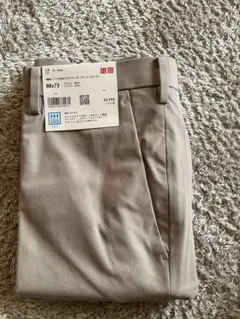 ユニクロ感動パンツ　ストレッチベージュ スラックス 88x73