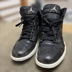 ブラック素材に光沢感ある NikeのAir Jordan 1 27.5cm