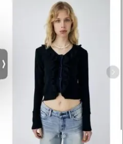 フリルデザイン ブラックカーディガン moussy マウジーのサムネイル