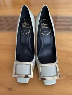 【美品】Roger Vivier パンプスのサムネイル