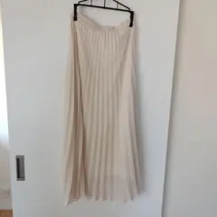UNIQLO ホワイトベージュ プリーツスカート Sサイズ　シフォンスカート