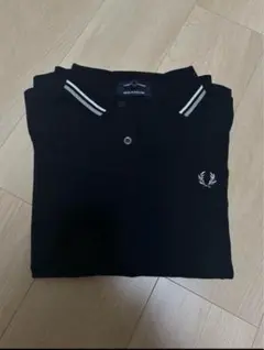 Fred Perry 黒ポロシャツ 襟ストライプ