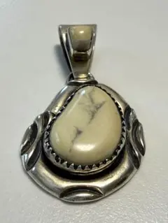 超希少】ナバホ族 M 刻印 ホワイトバッファロー トップ 925 7.97g