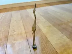 【木製】手彫り 鳥オブジェ 土台付 約28×2cm 6g