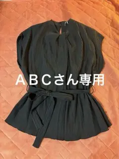 ZARA 黒 プリーツ 半袖 シャツ