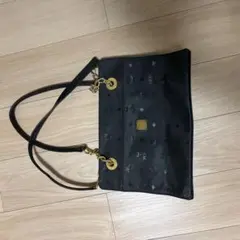 MCM ショルダーバッグ ブラック ゴールドチェーンのサムネイル
