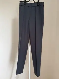 theory luxe グレー スリムパンツ　34のサムネイル