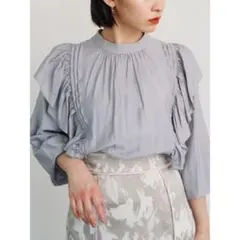 【完売新品】⭐️LADYMADE レディメイド⭐️ピンタックフリルショルダーブラウスのサムネイル