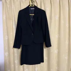 Natural Beauty Basic 黒スーツ